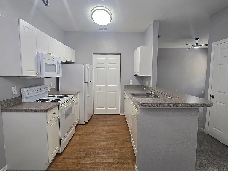 819 Grand Regency Point #102 — Photo 10