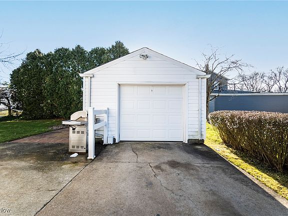 4th image of 67 Furlen Ct