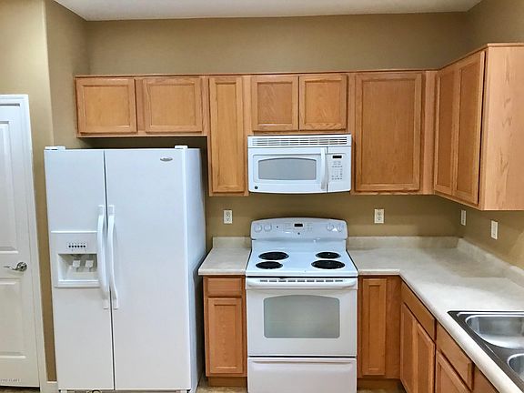 5th image of 41172 W Parkhill Dr