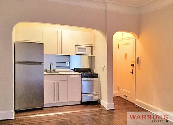 Rented by Warburg | media 7