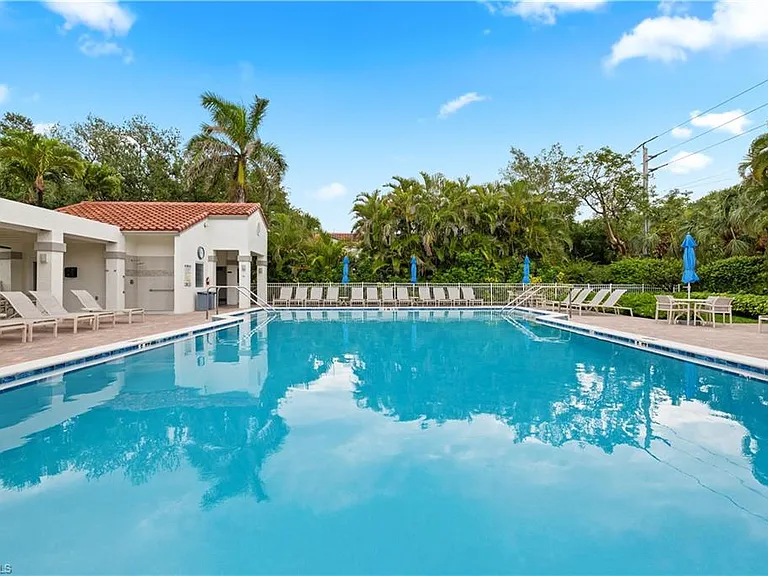 565 Beachwalk Cir #T-102 — Photo 29