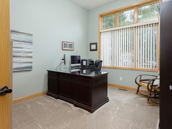 5th image of 20585 Islandview Cir