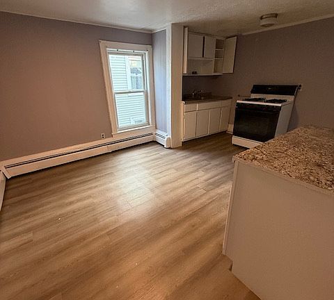 3rd image of 25 Vine St #4