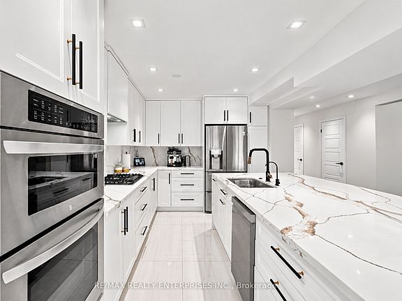 5th image of 19 Faith St N