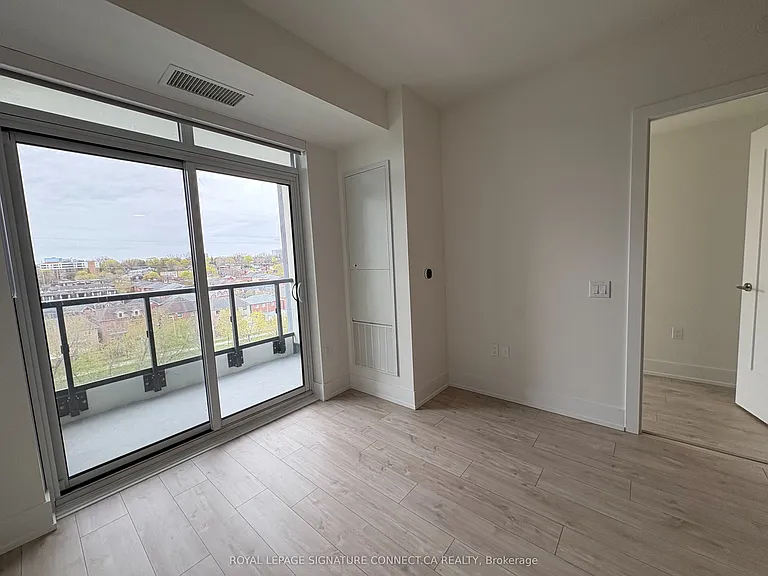858 Dupont St #607 — Photo 6