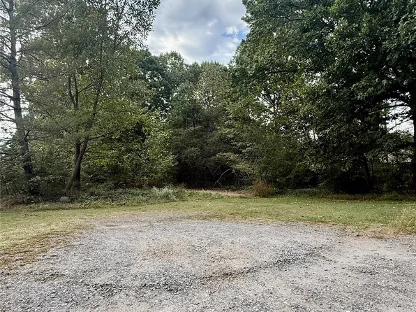 1005 27th St NE, Conover, NC 28613