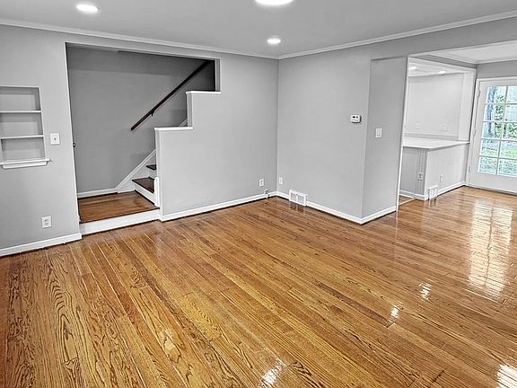 2nd image of 3746 Brewster St