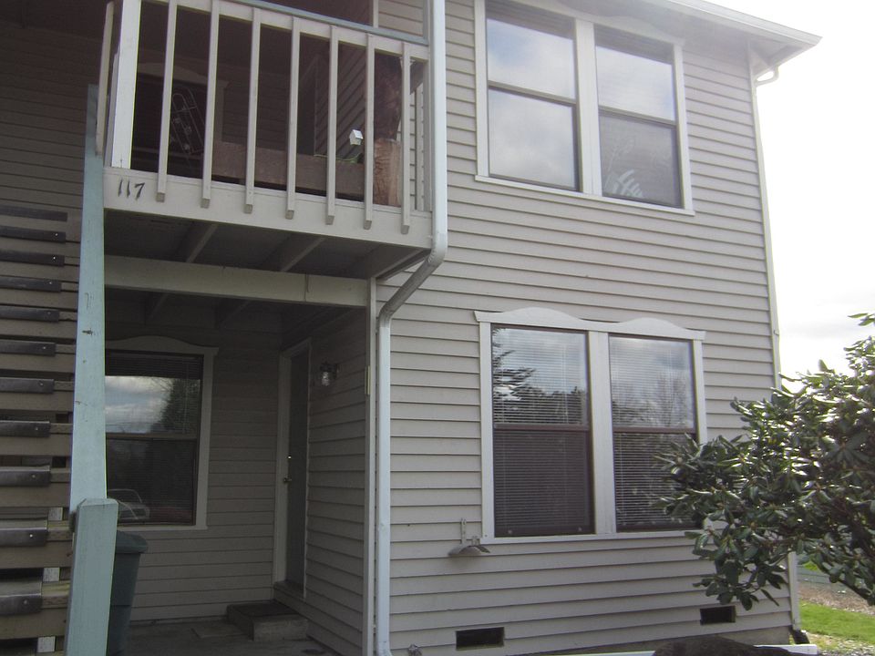1st image of 117 Avenue E APT 1