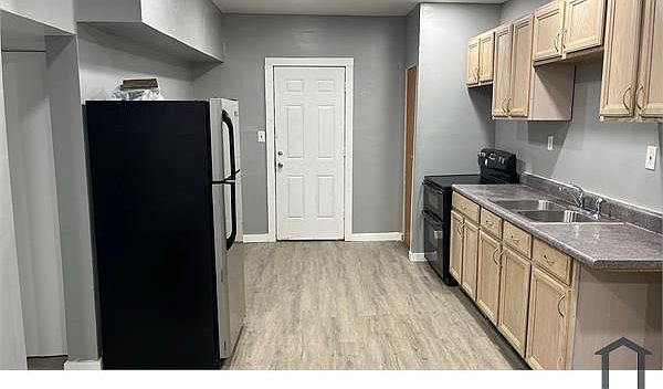 2nd image of 888 Elias Ave