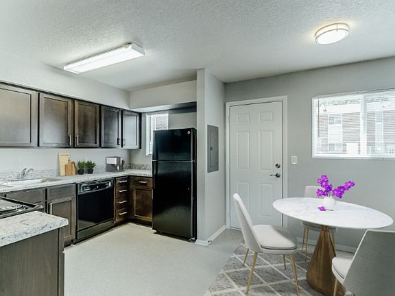 3rd image of 4323 Newsome Dr