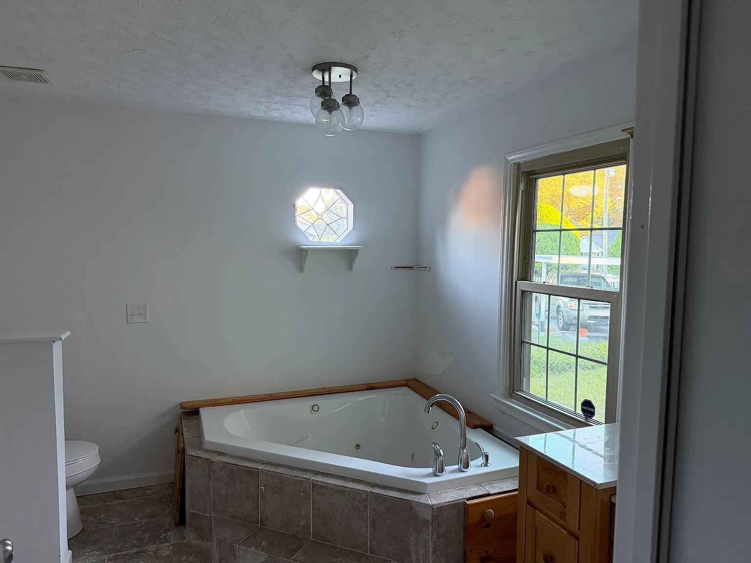 3 bed, 2366 sqft, $2,000 — Photo 4