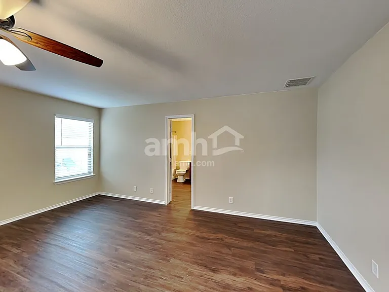 8905 Norwich Castle Dr — Photo 11