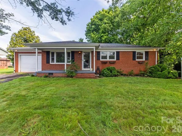 704 Pineburr Ave SW, Valdese, NC 28690
