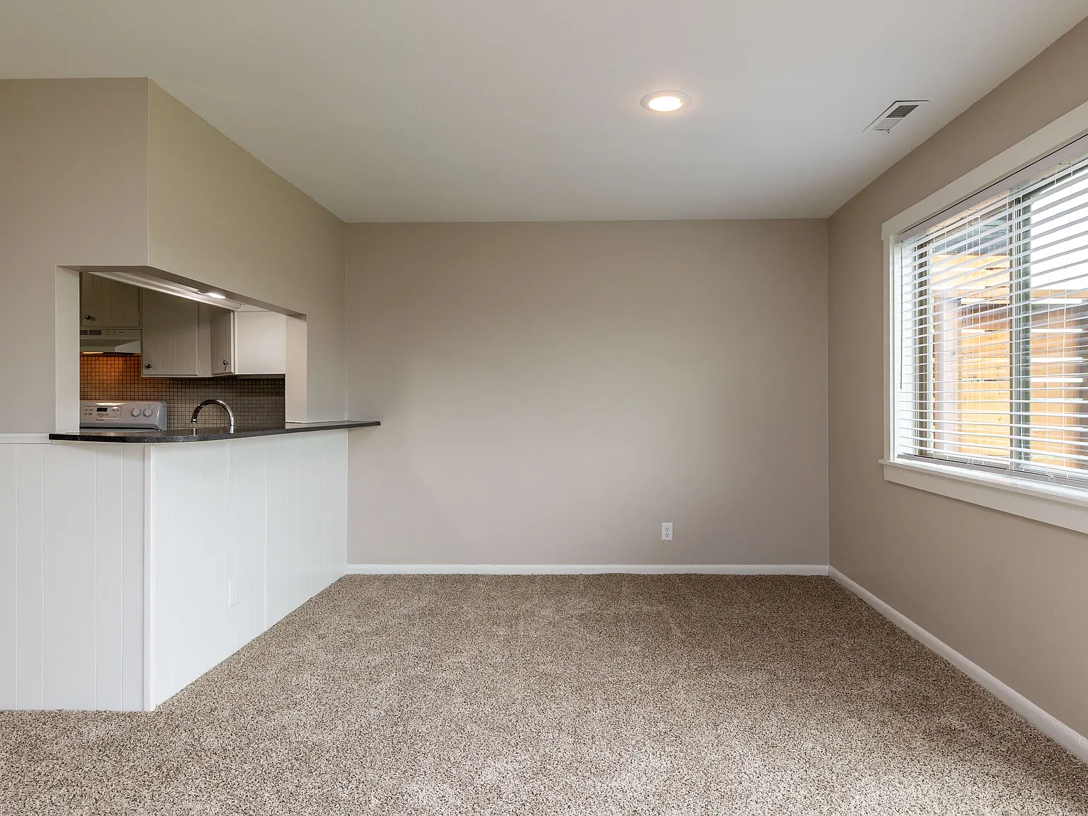Briar Hill — Photo 4