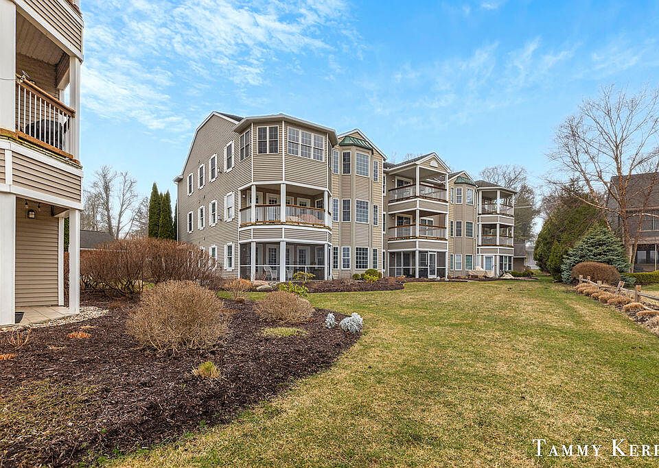 1st image of 326 Singapore Ct #18