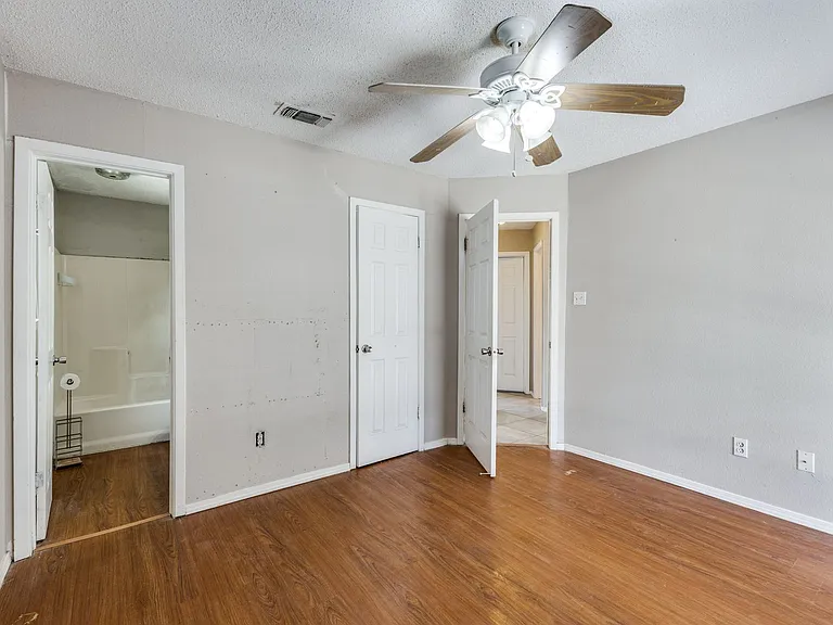 8602 Skyview — Photo 12