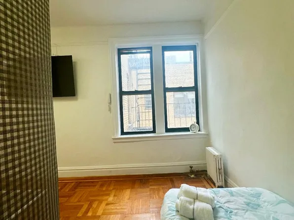 315 East 77th Street image 12 of 18