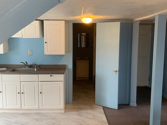 Kitchen / bath entrance