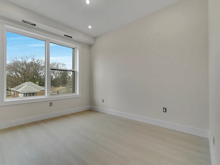 625 Harvie Ave #1 — Photo 22