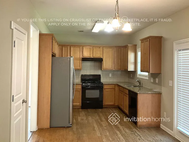 1681 Stoney Chase Dr — Photo 5