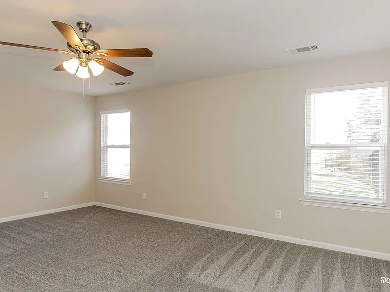 704 Perth Dr — Photo 14