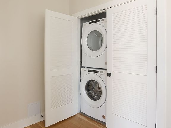 5th image of 3356 N Sheffield Ave #33582