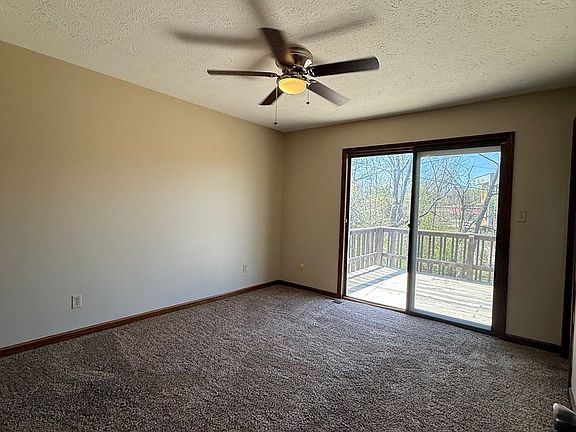 4th image of 4445 N Deer Park Dr