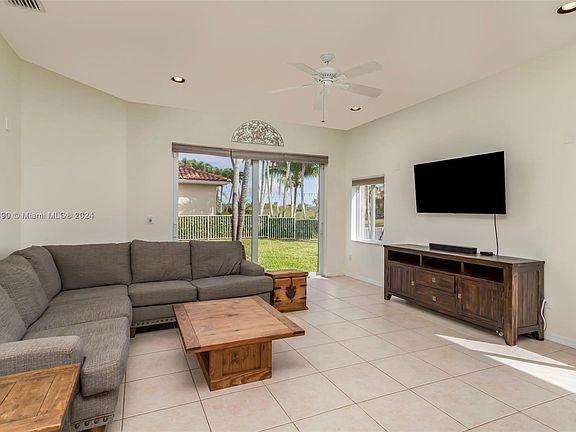 4th image of 16392 NW 14th St