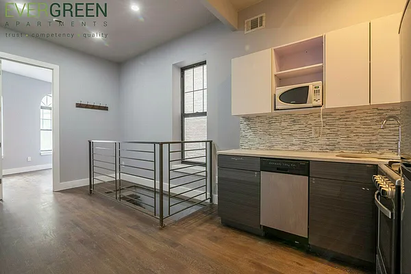 Rented by ERNY LLC | media 17