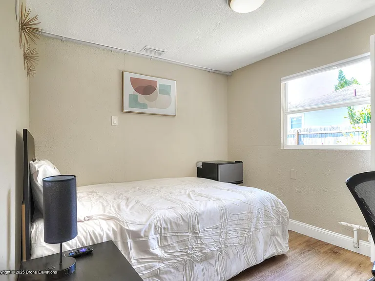 E Hanna Ave — Photo 1