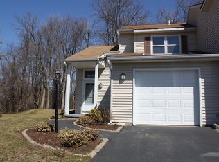 53 Cooks Ct, Waterford, NY 12188