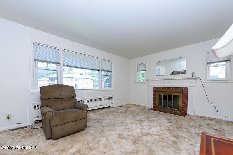 4th image of 16 Minnowbrook Avenue