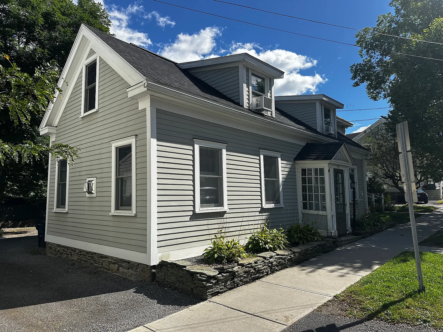 4 bed, 2195 sqft, $2,800 — Photo 1