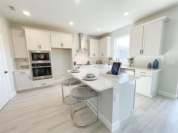 2nd image of 5261 High Line Dr