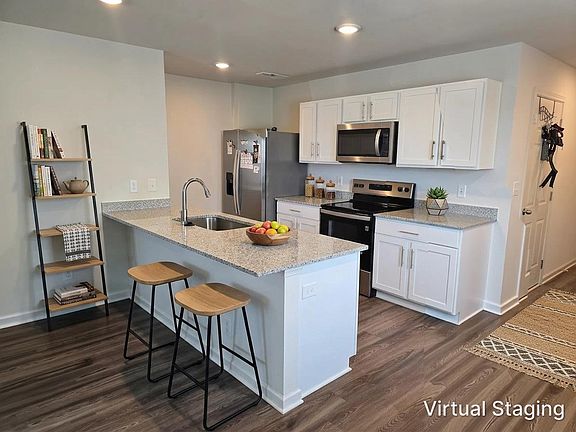 3rd image of 2226 Cranberry Way