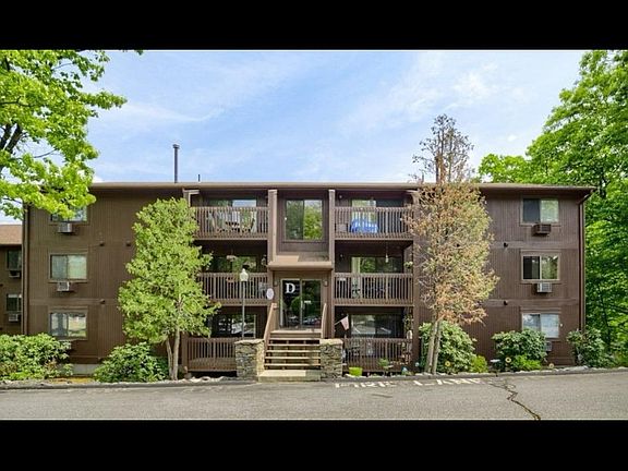 4th image of 340 Sunderland Rd #D-16
