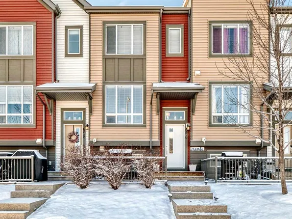 656 NE Copperpond Blvd SE, Calgary, AB T2Z 5B9