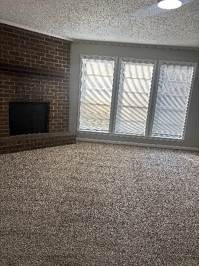 3 bed, 1.0 bath, 1127 sqft, $1,225 — Photo 2