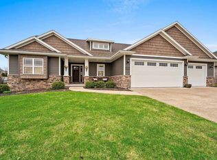 3372 Cottage Hill Dr, Green Bay, WI 54311