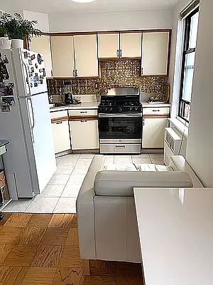 5th image of 40 Brighton Ct #1-5M