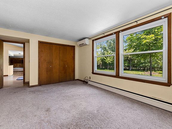 2nd image of 7998 Baggs Rd