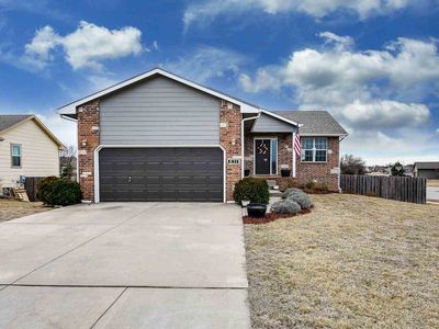 821 S Stonewood St, Andover, KS, 67002