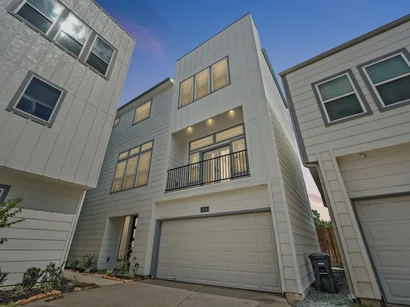 9016 Lonestar Creekbend Ln, Houston, TX 77080