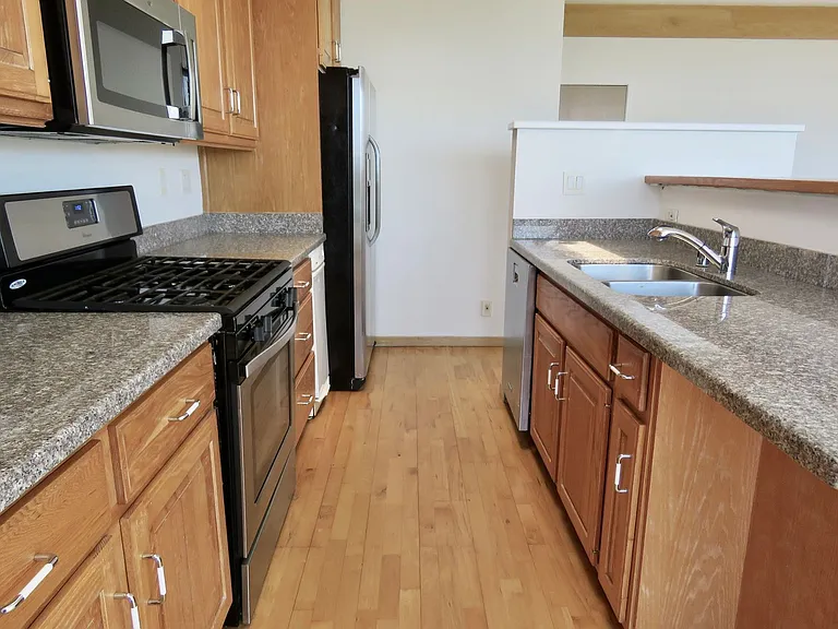 840 Wisconsin St — Photo 8