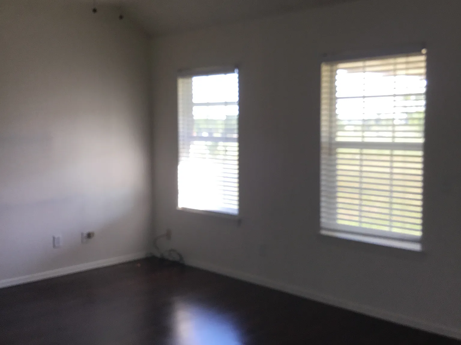 3 bed, 2.0 bath, 1843 sqft, $1,400 — Photo 3