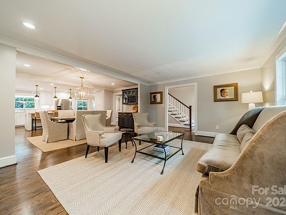 5th image of 4912 Crooked Oak Ln