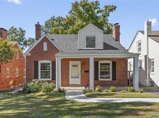 553 Westview Dr, Saint Louis, MO 63130