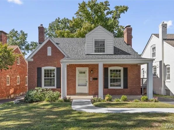 553 Westview Dr, Saint Louis, MO 63130