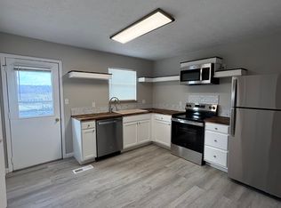 205 4th St #A, Kingston, TN 37763