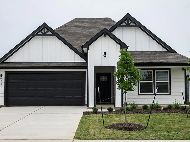 231 Sweetwater Creek Ln — Photo 2